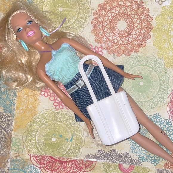 Barbie Vintage Bundle of 6 Dolls with Extra Clothes and Accessories - Picture 7 of 8